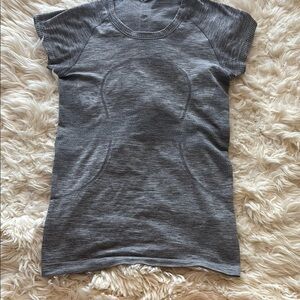 Lululemon short sleeve swiftly tech size 4